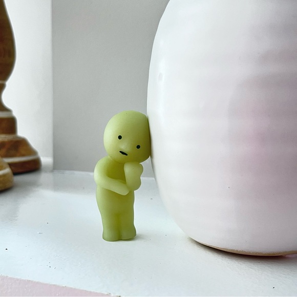 Smiski Living Series- Thinking Figure - Picture 4 of 5